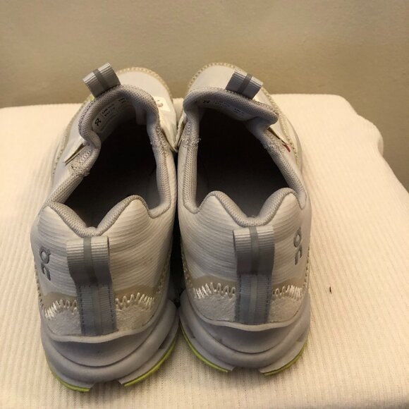 ON RUNNING Cloudaway Ice Glacier Trainers Women's 8 - Picture 6 of 8